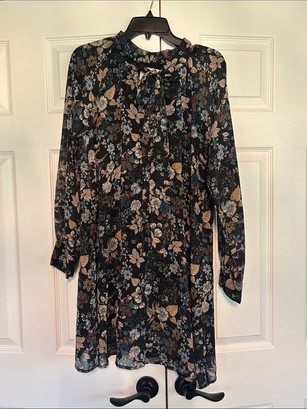 Moon River Black Floral Long Sleeve Swing Dress